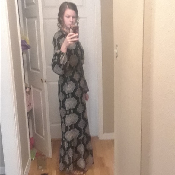 Beautiful Maxi Dress - Picture 8 of 8